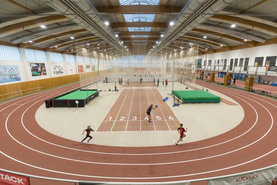 Trainiert wird aktuell in der Leichtathletik-Halle des DSC.