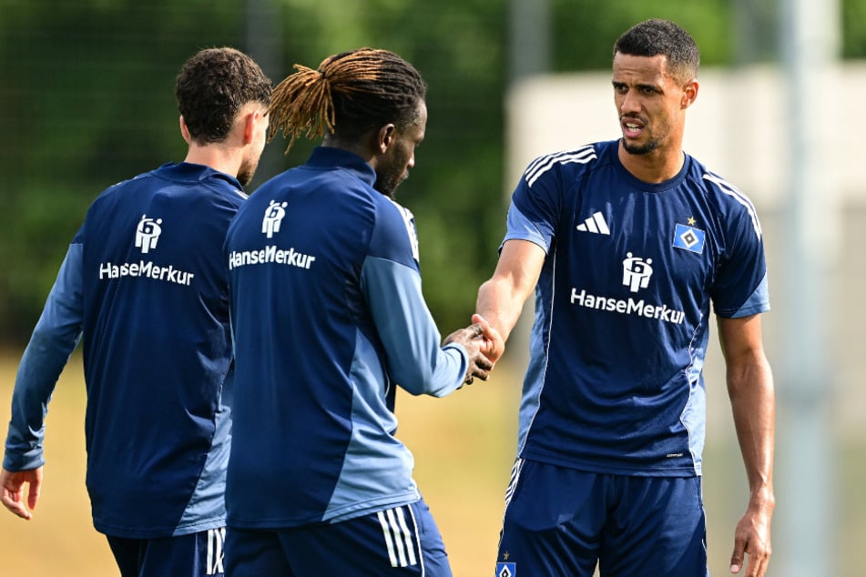 Auf die HSV-Profis um Robert Glatzel (31, r.) wartet am Dienstag im Trainingslager eine Doppelschicht.