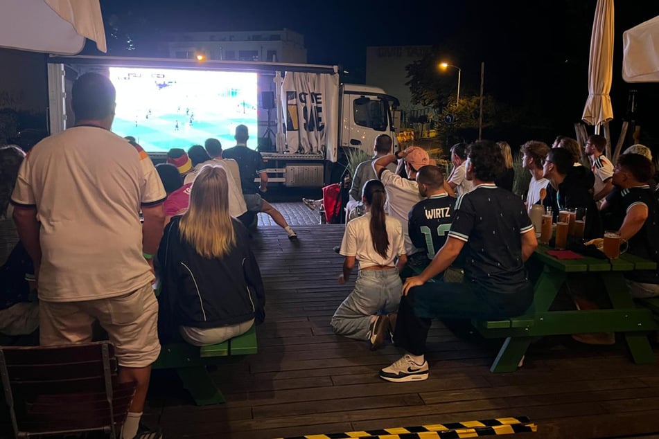 Leipzig: WM-Aus nach Elfmeterschießen: Fassungslosigkeit beim Leipziger Public Viewing!