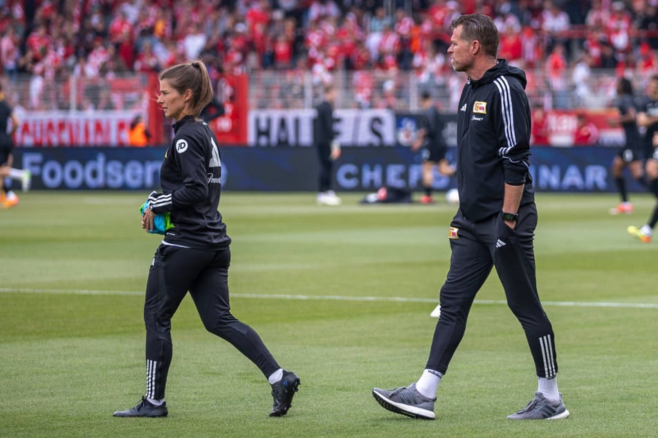 Marie-Louise Eta stand 2024 schon einmal für Union Berlin an der Seitenlinie in der Bundesliga, damals als Co-Trainerin von Marco Grote (53).