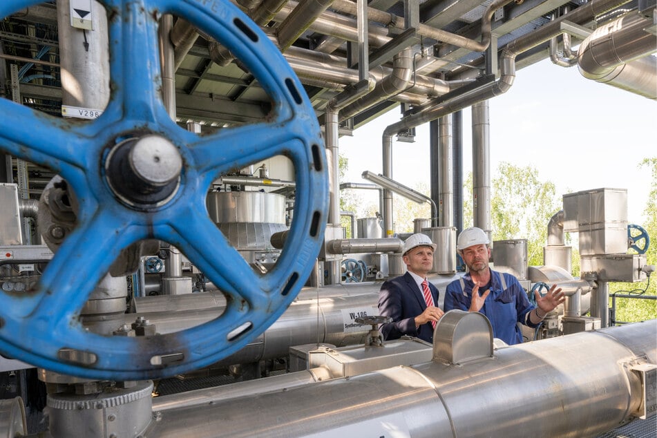 Ein Konsortium aus Forschung und Industrie engagiert sich für das Projekt E-Fuel-Demonstrationsanlage in Freiberg. Dazu gehören Teams der Bergakademie sowie der Firma Chemieanlagenbau Chemnitz (CAC).