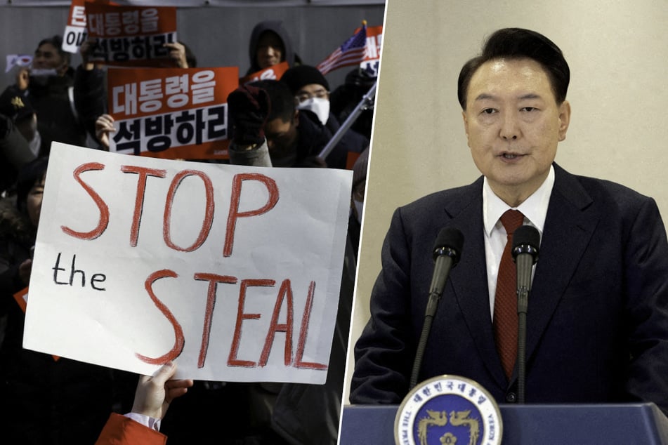 Supporters of South Korea's impeached President Yoon Suk Yeol (r.) raise signs reading "Stop the Steal" during a protest against his arrest.