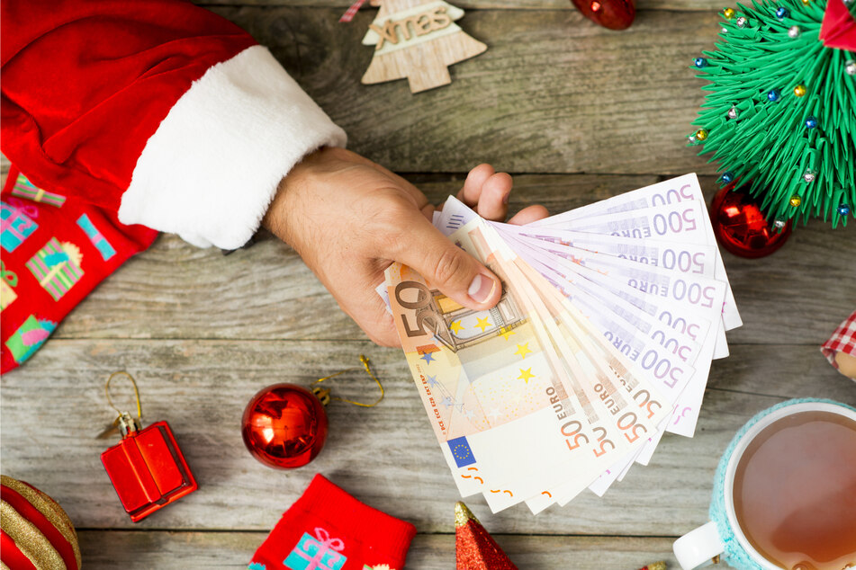 Weihnachtsgeld in Sachsen: Wer bekommt wie viel? Arbeitgeber packen aus!