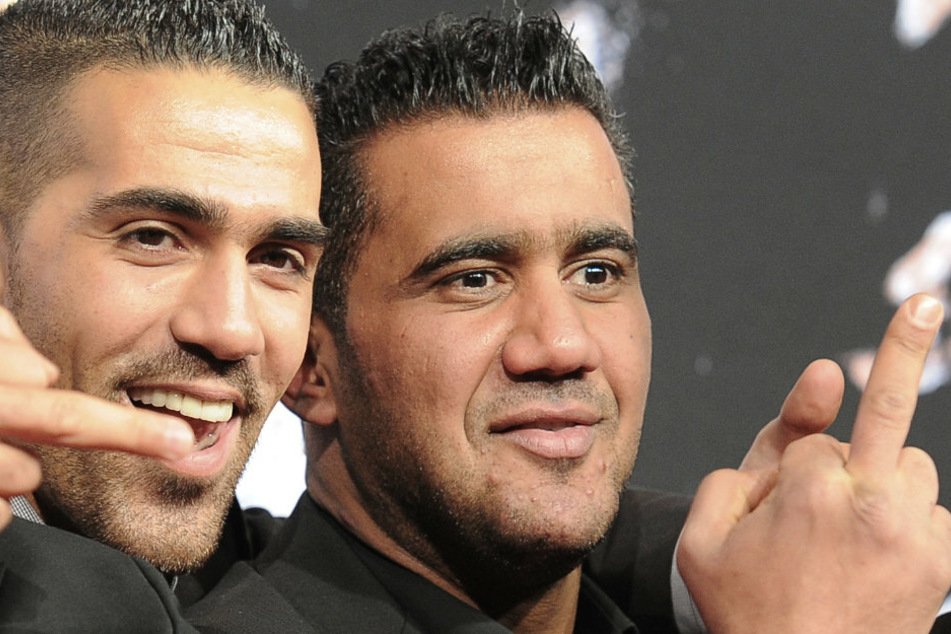 Damals noch dicke Freunde, heute zerstritten: Rapper Bushido (l) posiert mit Arafat Abou-Chaker. (Archivbild)