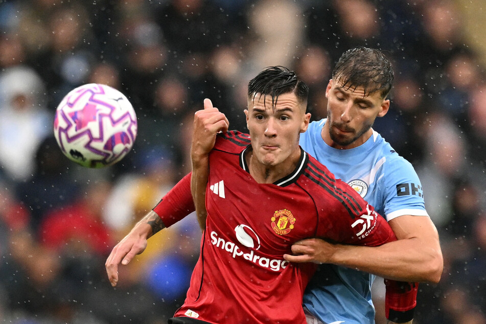 80 Minuten durfte Benjamin Sesko (l.) am Sonntag gegen Manchester City ran. Ein Treffer gelang ihm nicht.