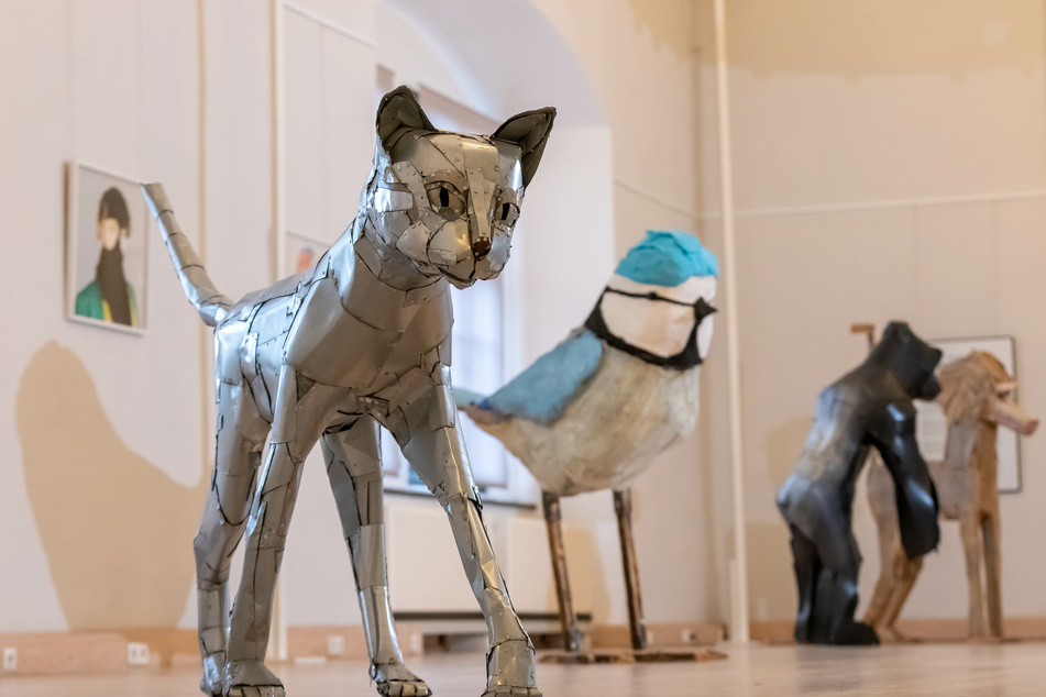 Auf Schloss Rochsburg ist die Ausstellung "Konferenz der Tiere zu sehen".