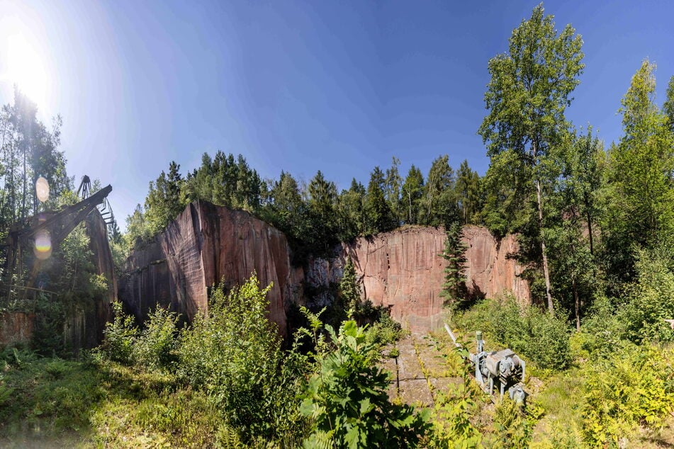 Der Gleisbergbruch ist der beeindruckendste Porphyr-Steinbruch auf dem Rochlitzer Berg und Teil des Porphyrlehrpfads.