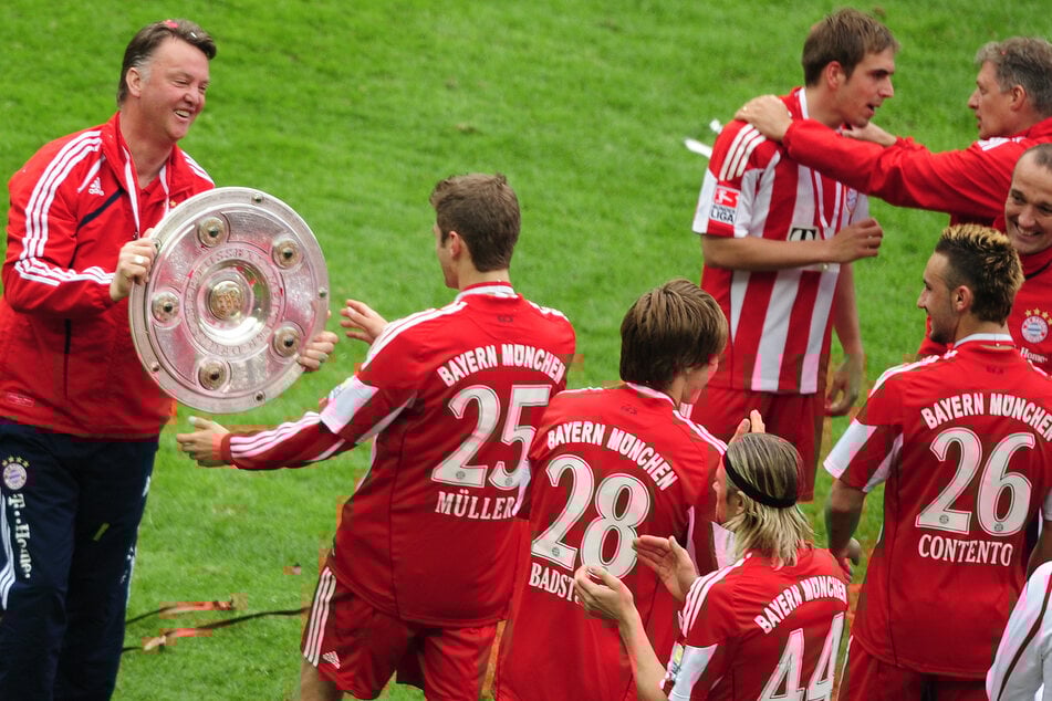 2010 holten die Bayern unter van Gaal das Double aus Meisterschaft und DFB-Pokal. (Archiv)