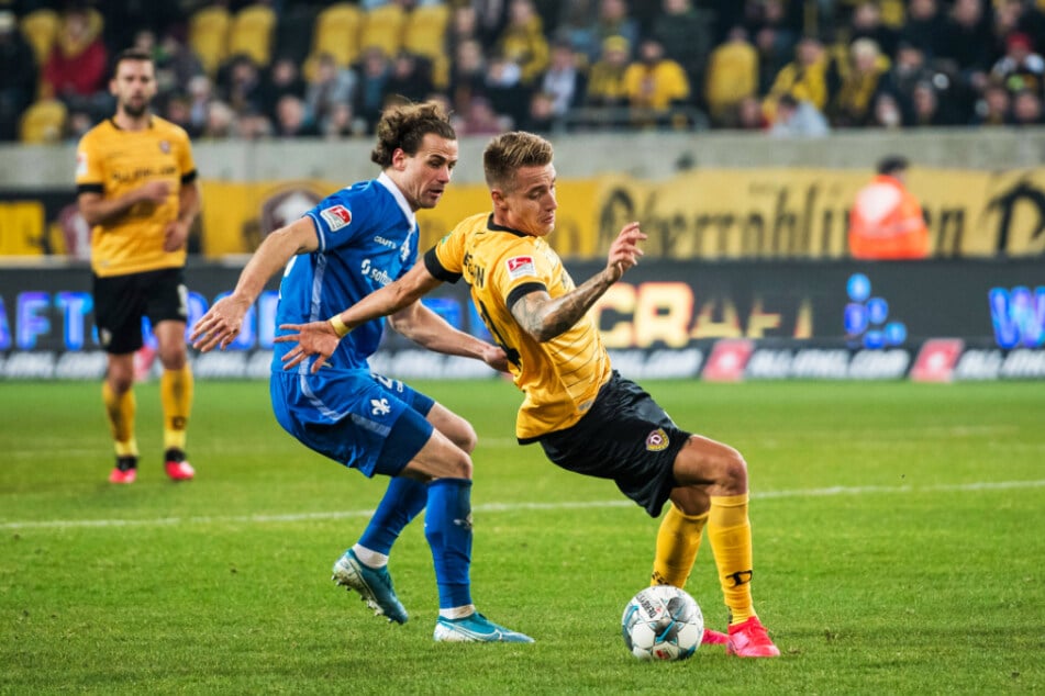 Yannick Stark (l.) im Februar im Dynamo-Rückspiel gegen Darmstadt - hier im Zweikampf mit Ondrej Petrak.