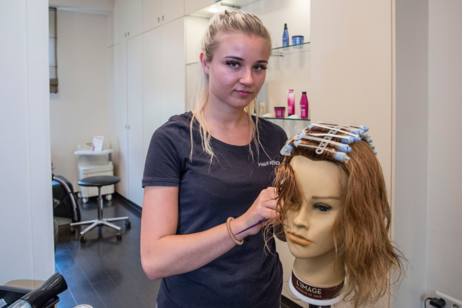 Nachwuchs eine Chance geben: Lehrling Maxi Hieronymus (19) ist motiviert, das Handwerk zu erlernen.