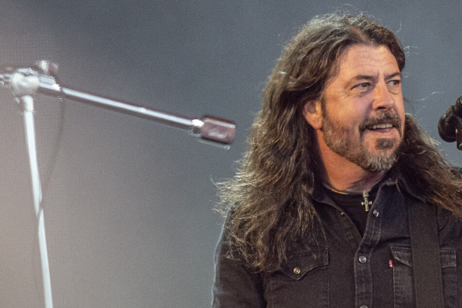 Dave Grohl shocks fans with news of daughter born "outside of my marriage"