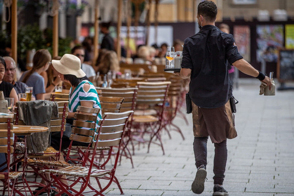 Das Gastgewerbe in Deutschland ist trotz besserer Geschäfte im Ferienmonat August weiterhin deutlich vom Vorkrisenniveau entfernt.