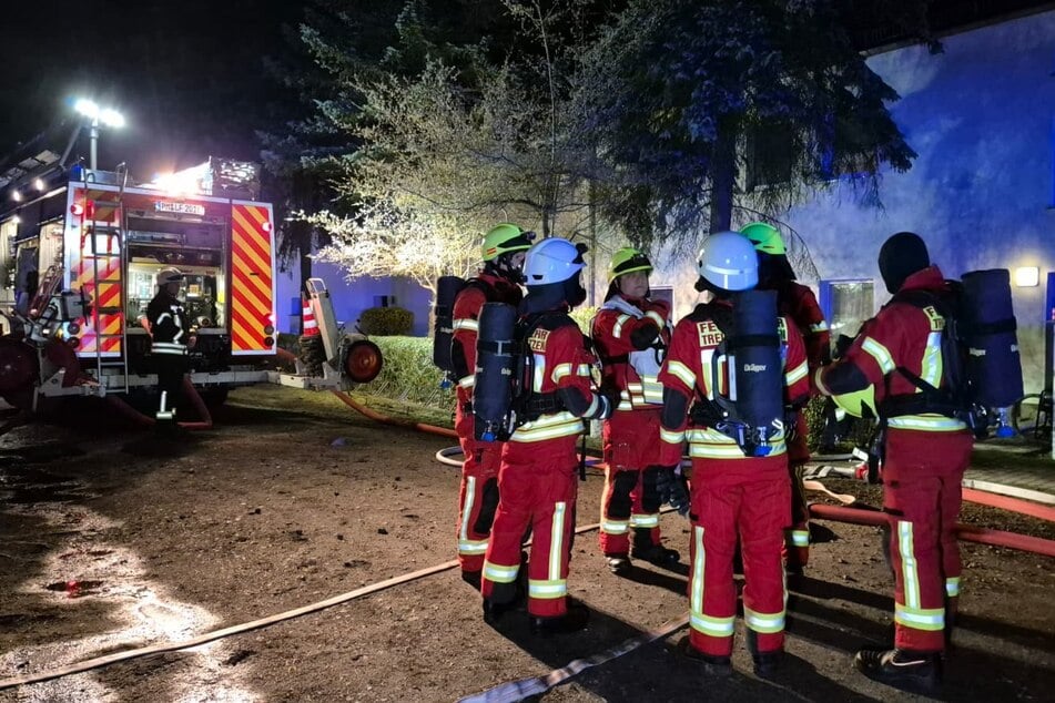 Die Feuerwehr konnte ein Übergreifen der Flammen verhindern.