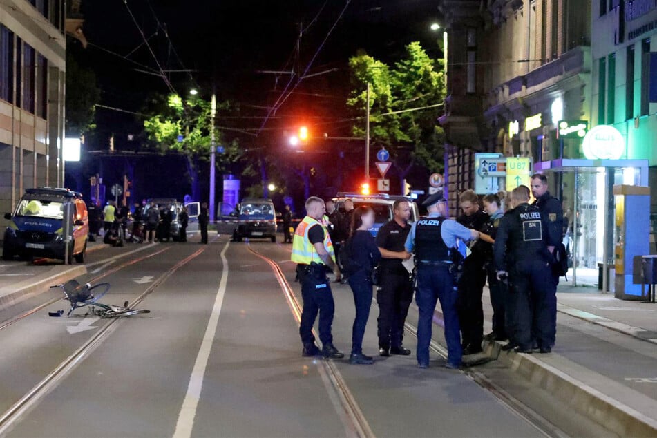 Dutzende Einsatzkräfte waren am Abend im Einsatz.