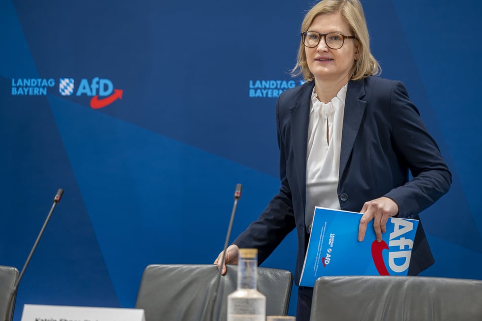 AfD-Fraktionschefin Katrin Ebner-Steiner (47) stellte die neuen Standpunkte der Partei vor.