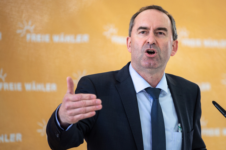 Bayerns Wirtschaftsminister Hubert Aiwanger (50, Freie Wähler) sieht keine Lösung in einem späteren Rentenbeitrittsalter. (Archiv)