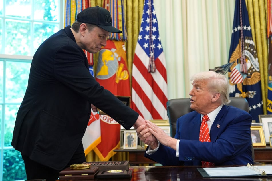 Hier war die Stimmung bereits angespannt: Elon Musk (53) und Donald Trump (78) bei Musks Verabschiedung aus dem Weißen Haus Ende Mai.