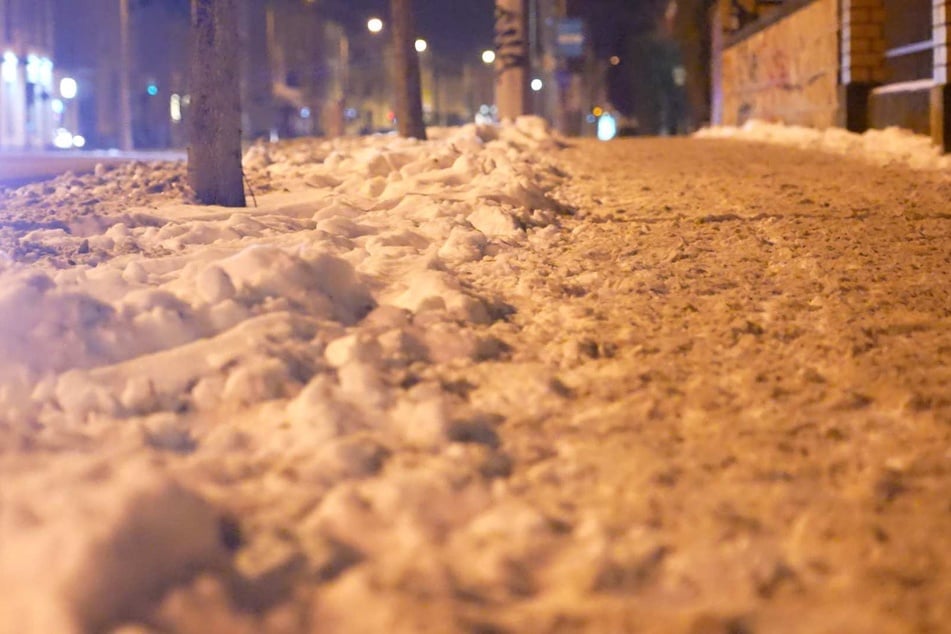 Der Deutsche Wetterdienst (DWD) hatte bereits am Montagabend eine Unwetterwarnung herausgegeben.