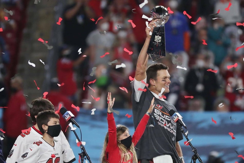 Tom Brady-inspired Buccaneers crush Chiefs to win Super Bowl LV