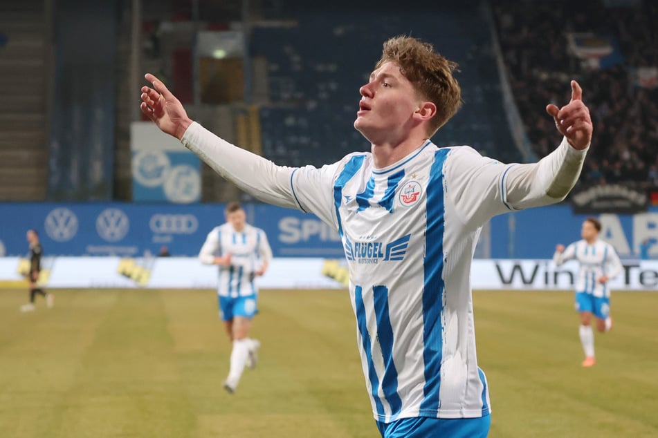 Ryan Naderis (22) Abgang wird Hansa Rostock zumindest finanziell versüßt.