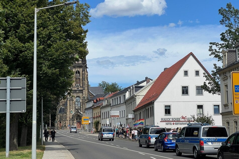 Mehrere Gegendemonstranten zogen durch die Innenstadt.