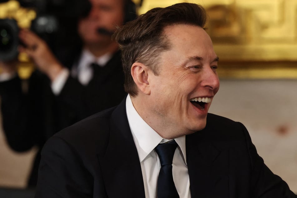 Elon Musk has threatened to withdraw his bid to buy OpenAI if the company's board of directors continue to operate it as a partial non-profit.