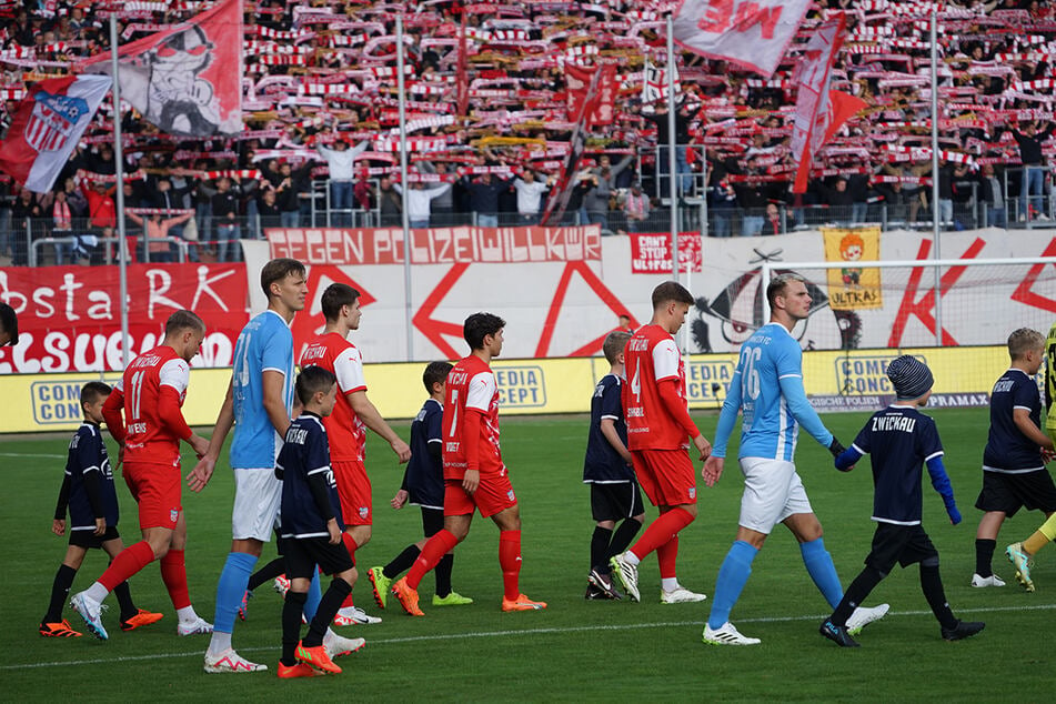 Der FSV Zwickau ist am Sonntag (2.2.) gegen Ligakonkurrenten aus Chemnitz gefragt.