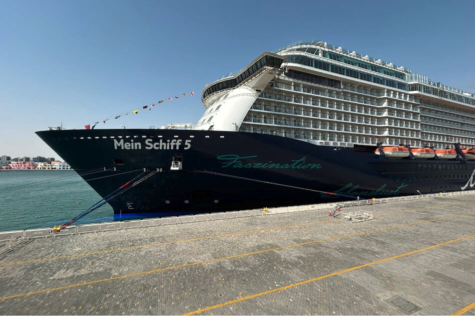 Die "Mein Schiff 5" liegt derzeit im Hafen von Doha.