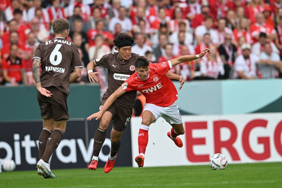 Essens Semir Telalovic (r.) traf in der 53. Minute zum 2:0 für Rot-Weiss.