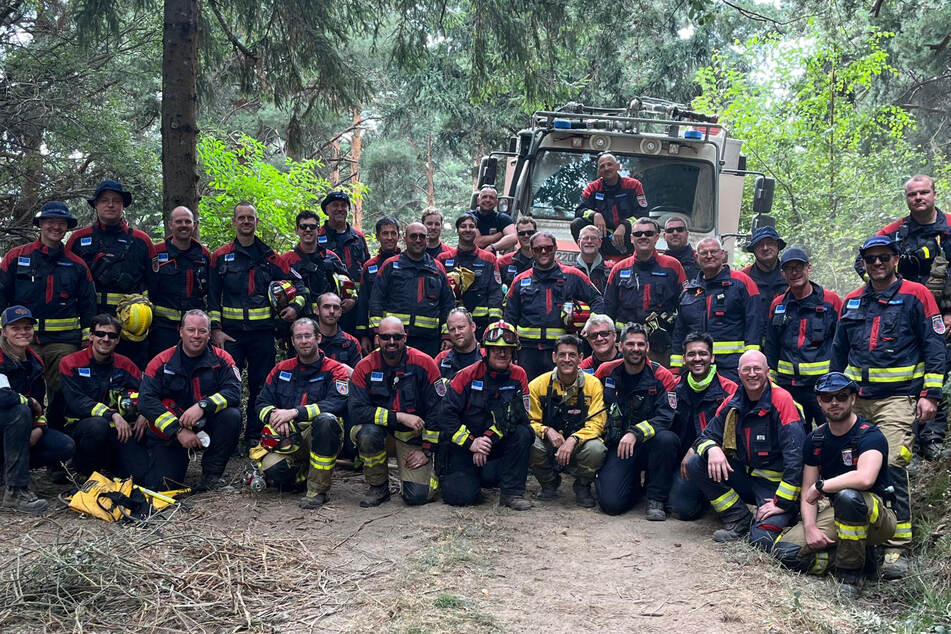 Echte Knochenarbeit: Deutsche Feuerwehr bändigt Spaniens Waldbrände
