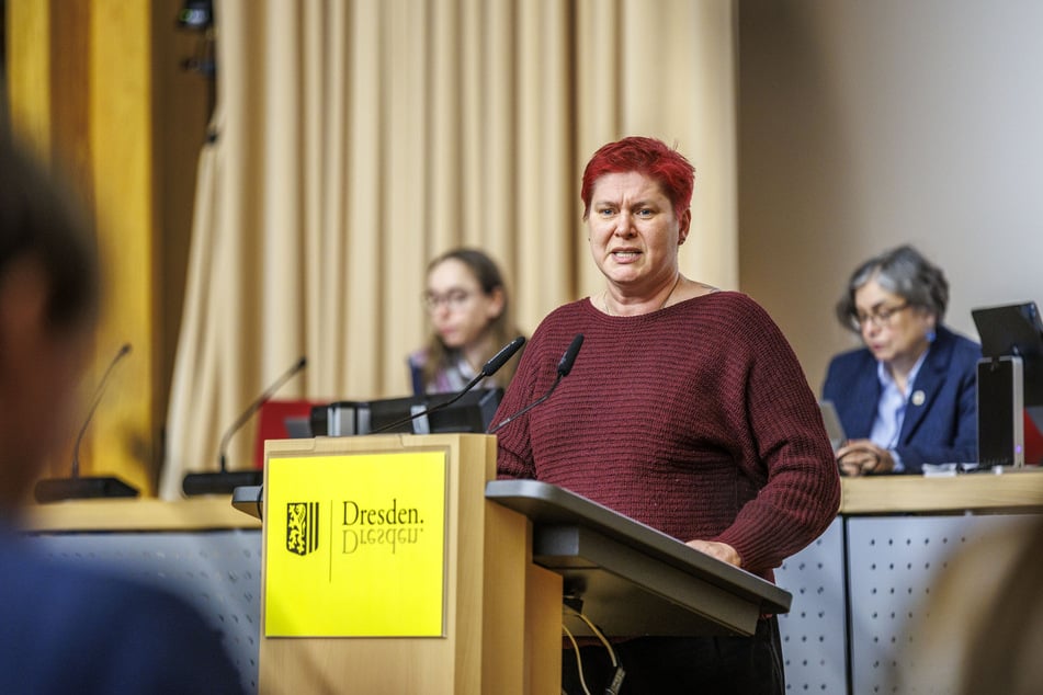 SPD-Fraktions-Chefin Dana Frohwieser (49) forderte vor allem Demokratiepädagogik - nicht Flaggen allein.