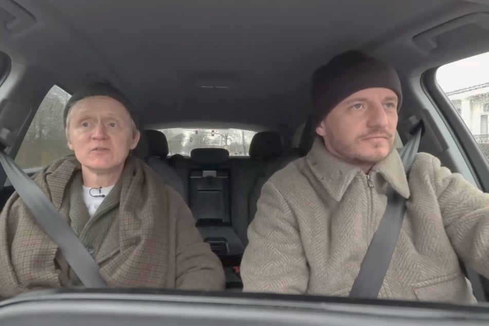 Unter anderem thematisieren die beiden die Ende 2025 öffentlich gemachte Krebserkrankung des 49-Jährigen.