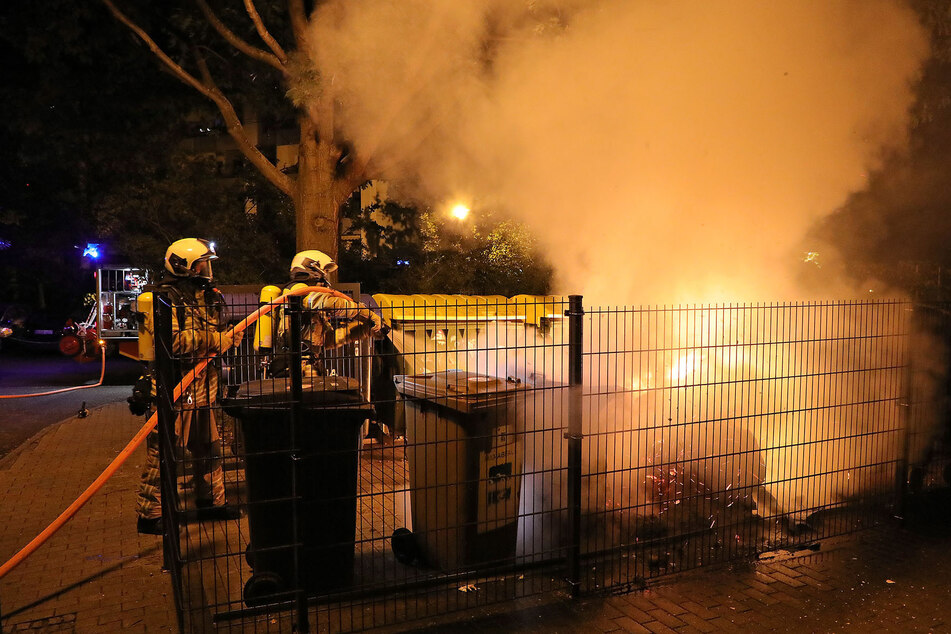 Die Kameraden der Feuerwehren Löbtau sowie Gorbitz hatten in der Nacht zum Dienstag allerhand zu tun.
