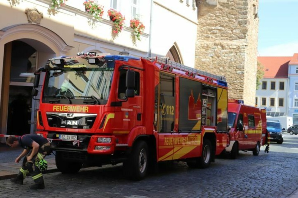 Die Feuerwehr wurde wegen eines beißenden Geruchs in der Wendischen Straße alarmiert.