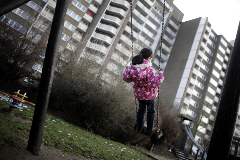 NRW-Familiengerichte haben im vergangenen Jahr in über 2000 Fällen Eltern das Sorgerecht für ihren Nachwuchs vollständig entzogen. (Symbolbild)