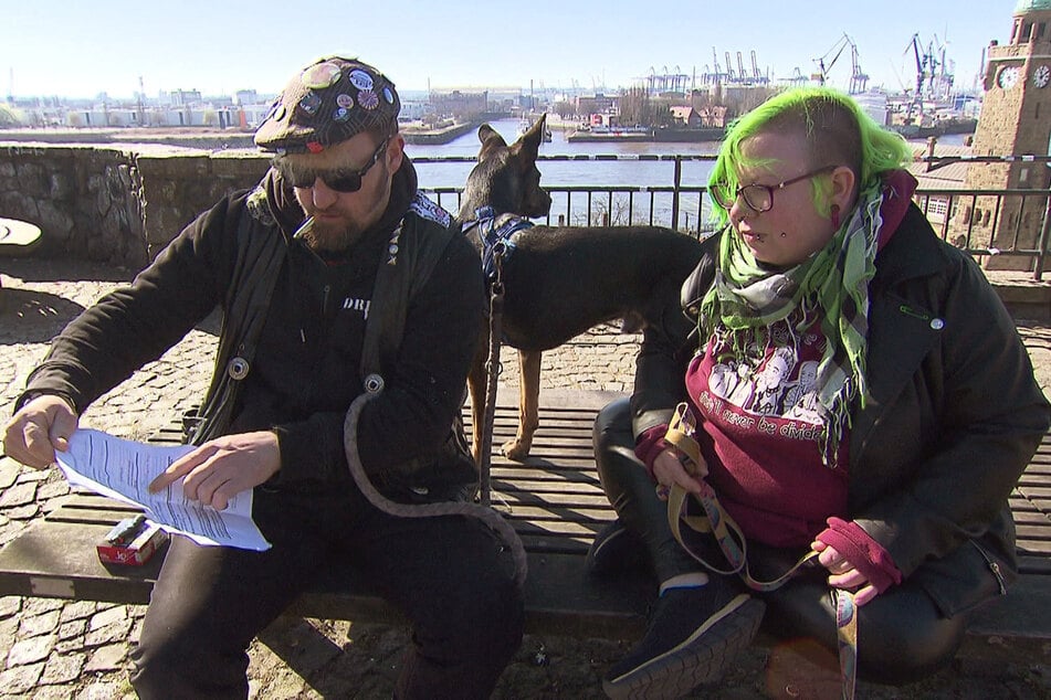 Die Punker planen ihren Umzug nach Bremerhaven.