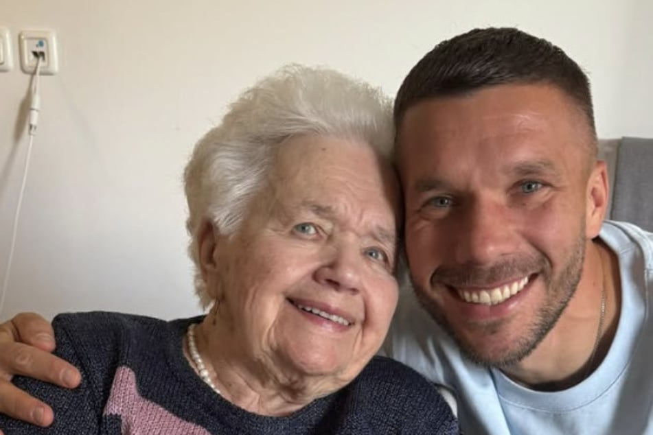 Die Großmutter von Lukas Podolski (41) verstarb im vergangenen Dezember.