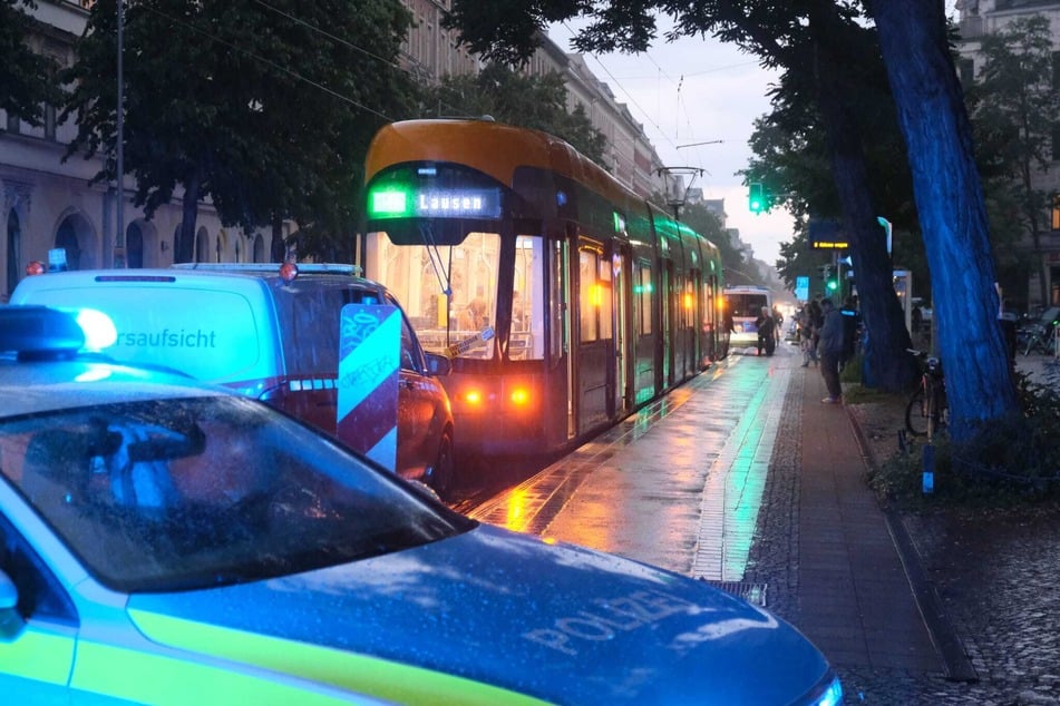 Auf der Könneritzstraße kam es zu einem Polizei- und Rettungseinsatz.