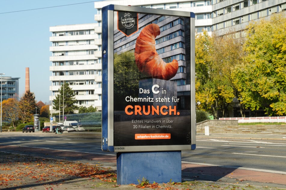 Karl Marx wurde zum Croissant – doch was steckt hinter der Plakat-Aktion?