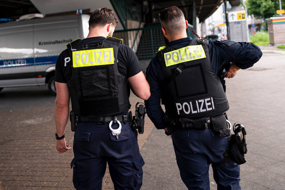 Die Einsatzkräfte konnten den Angreifer festnehmen. (Symbolfoto)