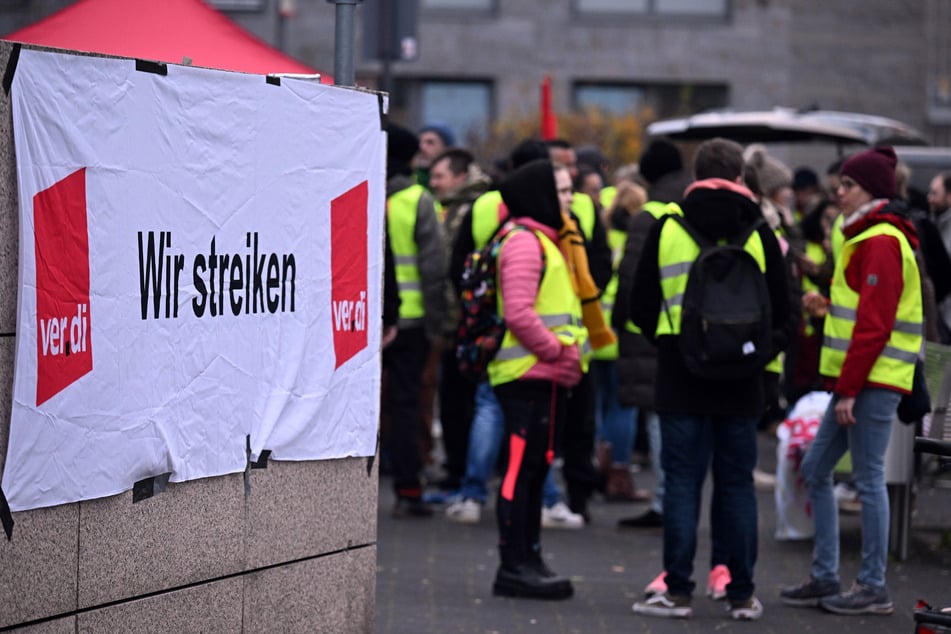 Auch an der Uniklinik in Köln sind die Beschäftigten wieder aufgerufen, zu streiken.