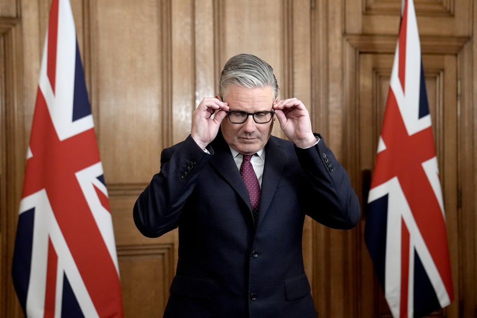 Die britische Regierung unter Premier Keir Starmer (63) lockert Sanktionen gegen Russland.