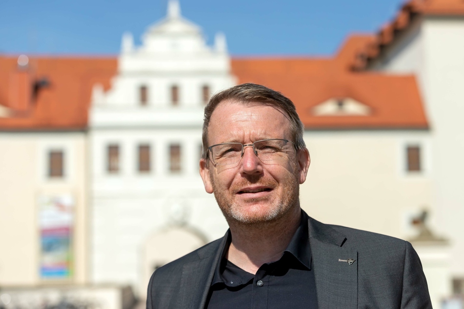 Oberbürgermeister Sven Krüger (46, parteilos) verspricht trotz abgespeckten Christmarkt ein weihnachtliches Flair in der Freiberger Innenstadt.
