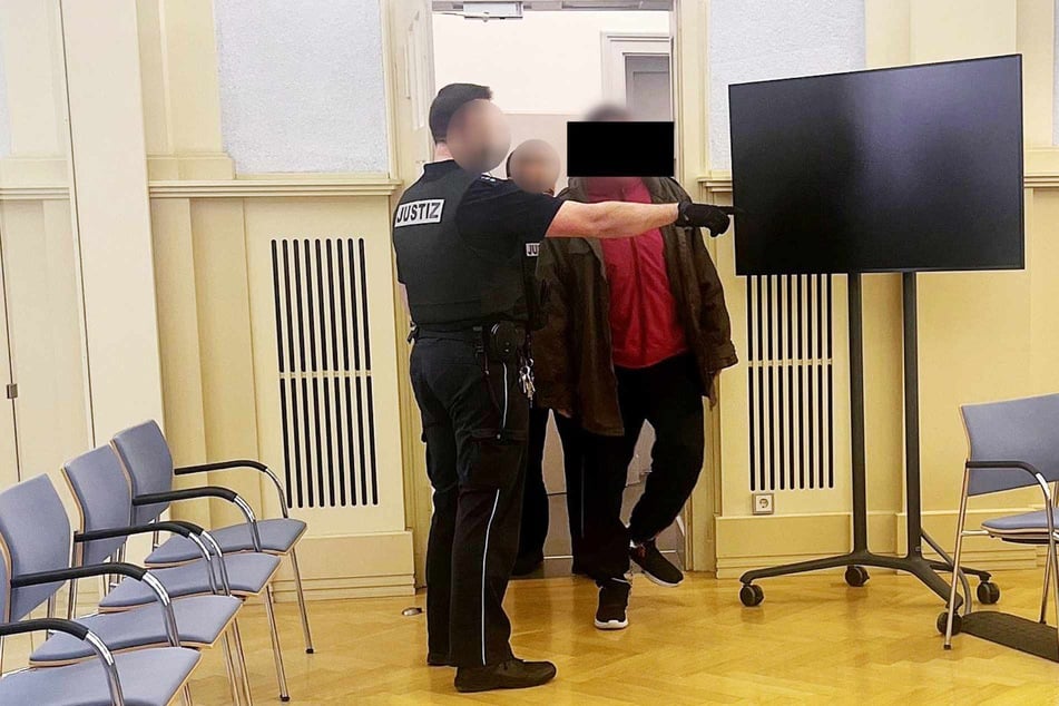 Der damals 42-jährige Ukrainer (r.) wurde bereits im Dezember 2024 wegen Geiselnahme verurteilt.