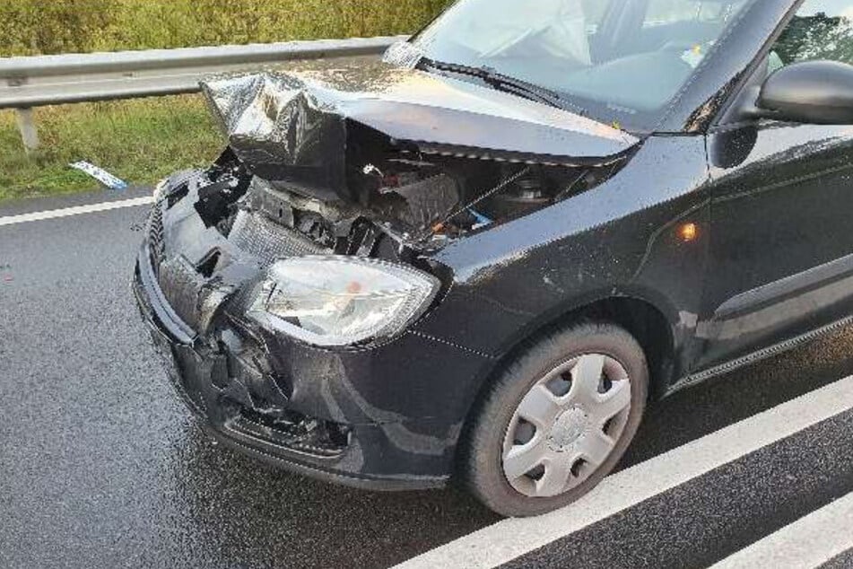 Nach einer Karambolage zwischen drei Wagen nahe Wolfsburg wurden die Autofahrer leicht verletzt.