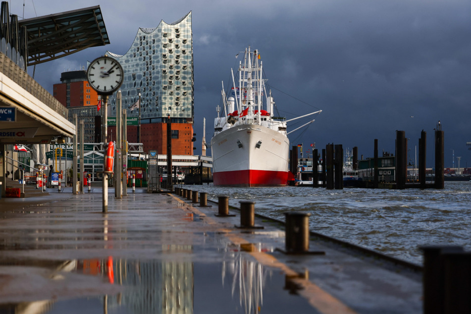 Das Wetter in Hamburg bleibt weiter unbeständig, vor allem nass und zu kühl.