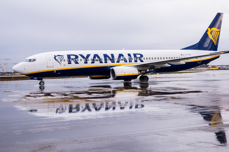 Die Billigfluggesellschaft Ryanair rechnet mit fast einer Milliarde Euro Verlust.