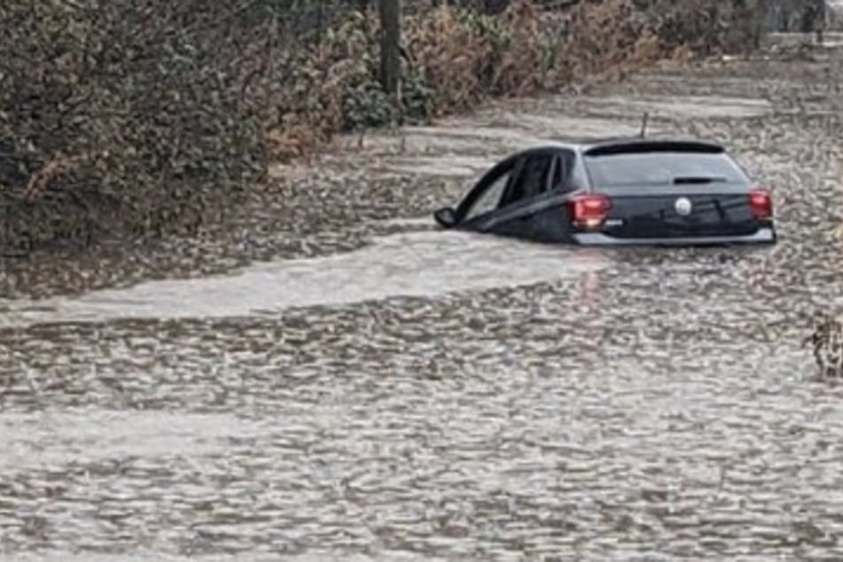 Andre Randles reagierte schnell und rettete sich und sein Kind aus dem mit Wasser volllaufenden Auto.