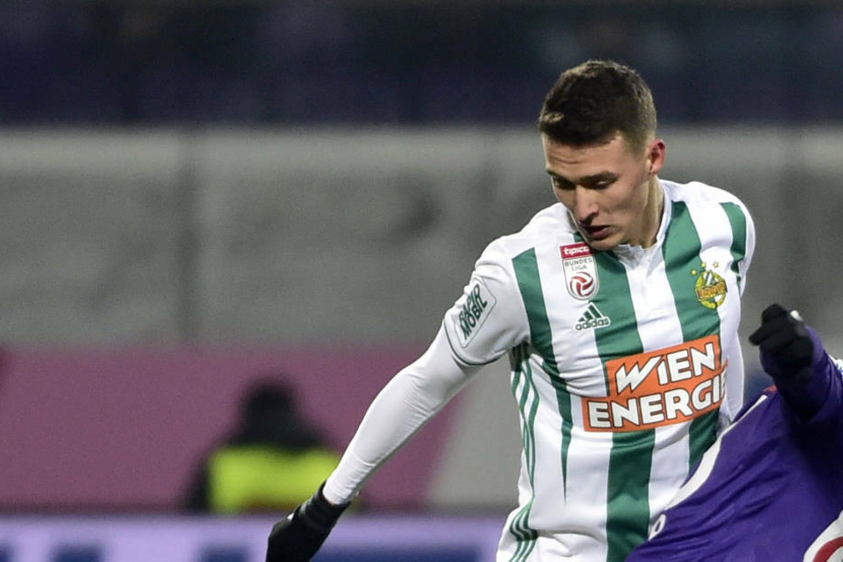 Rapid Wiens Dejan Ljubicic (23) könnte in der kommenden Saison den Adler auf der Brust tragen (Archivbild).