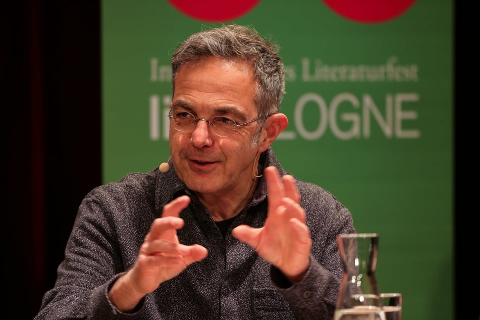 Schriftsteller Navid Kermani (58) hat seiner Wahlheimat Köln ein Buch gewidmet.